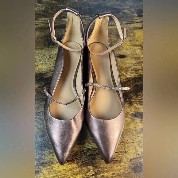 Halston Heritage | Arwen Mink Metallic Leather Studded Flats. Size: 8.5M - Picture 2 of 15